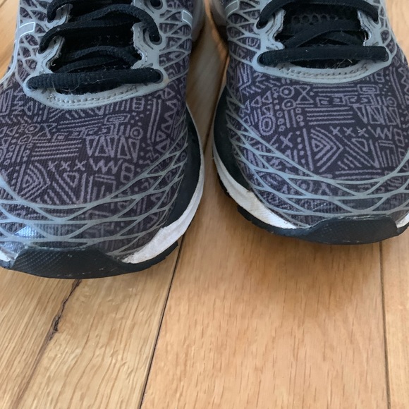 ASICS - Picture 3 of 6